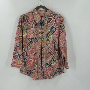 Robert Graham 3/4 sleeve multi colored shirt. Gently worn condition. Size M.